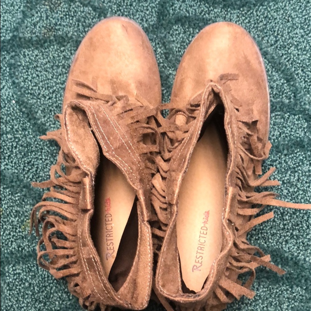 NWOT kids restricted boots size 5